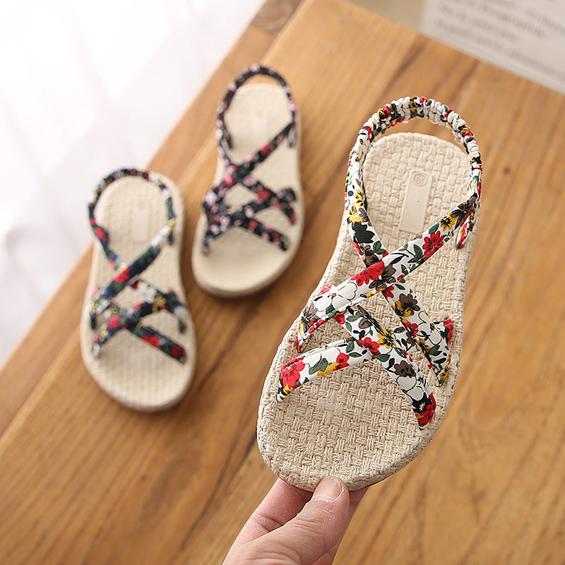 Girl's sandal summer beach knitting