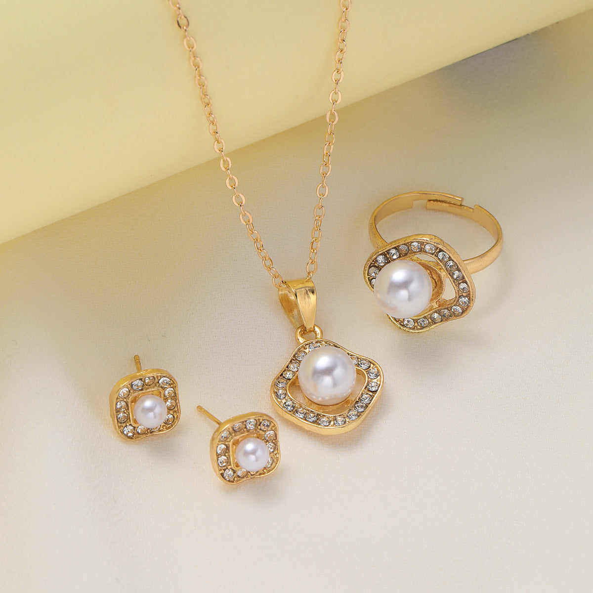 Fashion Rhinestone Pearl Square Necklace Suit